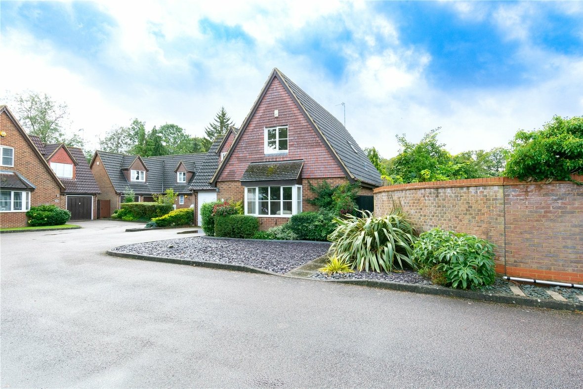 4 Bedroom House Sold Subject to Contract in Moran Close, Bricket Wood, St. Albans - View 17 - Collinson Hall