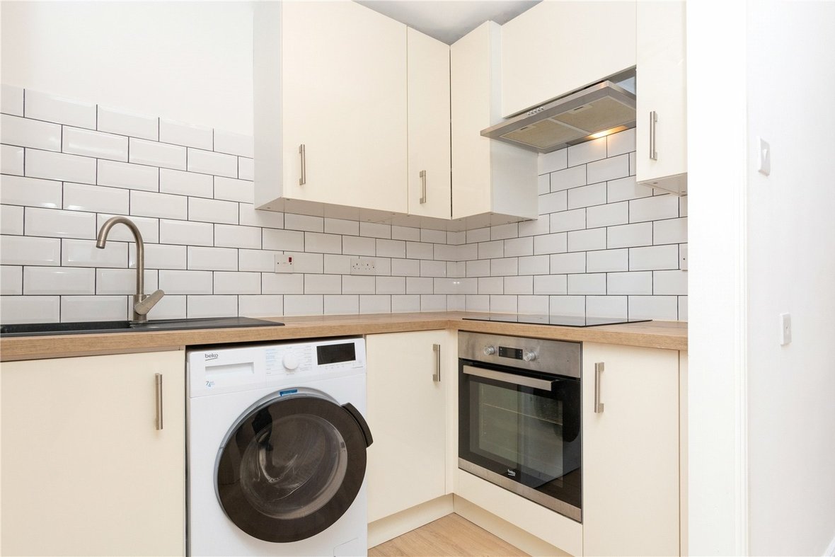 1 Bedroom Apartment Let AgreedApartment Let Agreed in Larks Ridge, Watford Road, St. Albans - View 3 - Collinson Hall