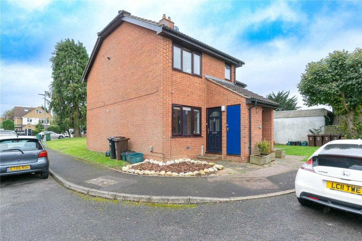 1 Bedroom Apartment Let AgreedApartment Let Agreed in Larks Ridge, Watford Road, St. Albans - View 1 - Collinson Hall