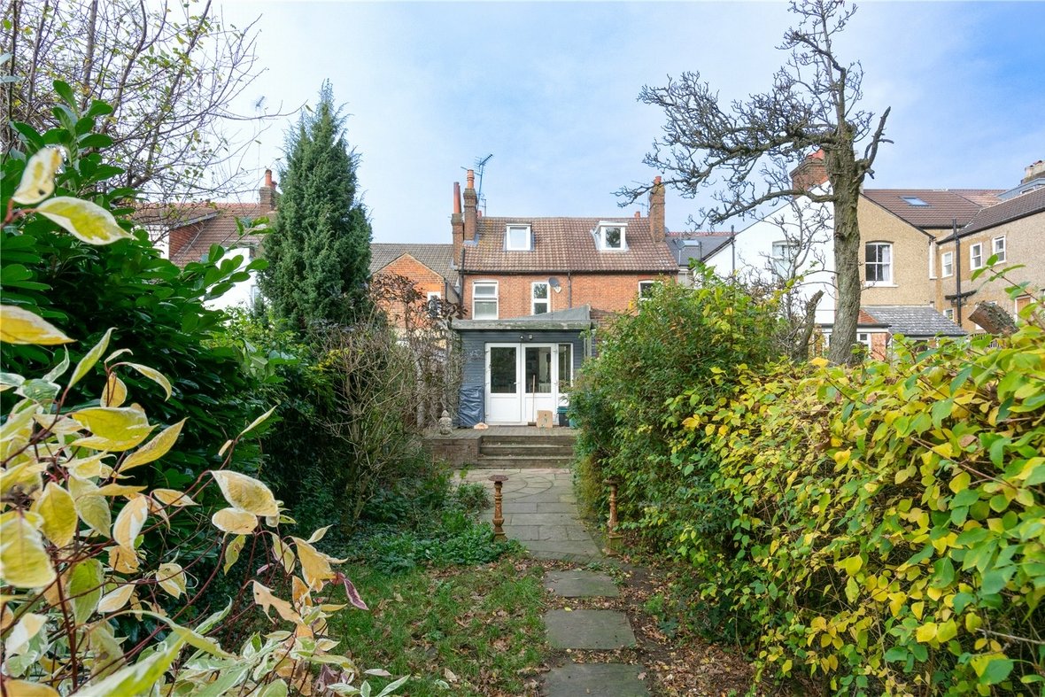 4 Bedroom House Let Agreed in Worley Road, St. Albans, Hertfordshire - View 11 - Collinson Hall
