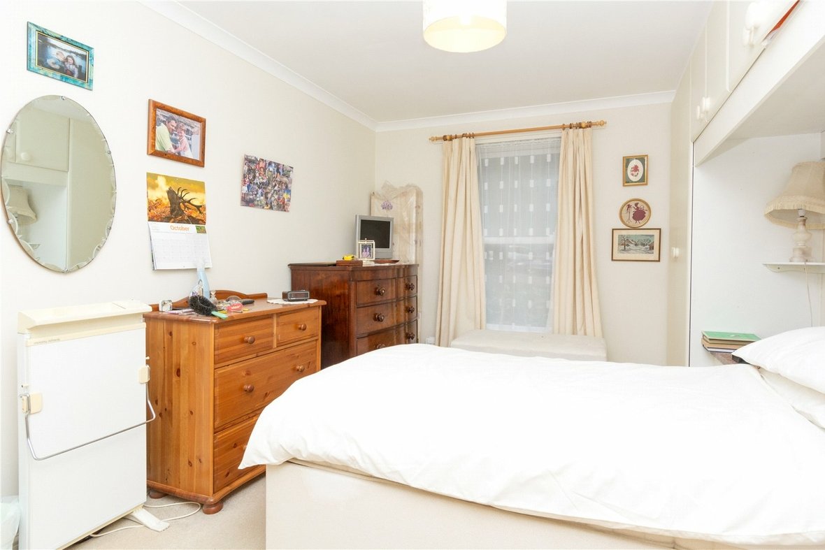 2 Bedroom Apartment Sold Subject to Contract in Birklands Park, London Road, St. Albans - View 10 - Collinson Hall