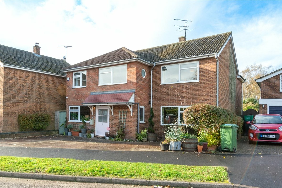 4 Bedroom House Sold Subject to Contract in Hawthorn Way, St. Albans - View 19 - Collinson Hall