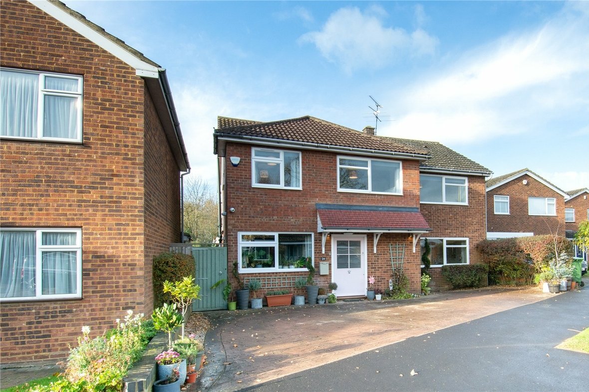 4 Bedroom House Sold Subject to Contract in Hawthorn Way, St. Albans - View 20 - Collinson Hall