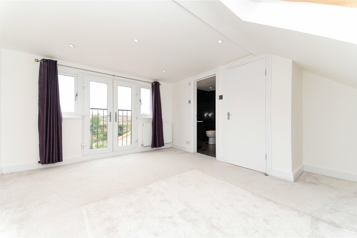 5 Bedroom House Sold Subject to Contract in Stanley Avenue, St. Albans, Hertfordshire - View 7 - Collinson Hall