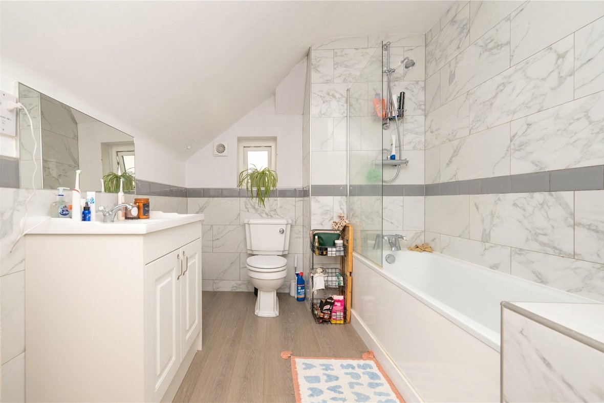 3 Bedroom Apartment To LetApartment To Let in Lemsford Road, St. Albans, Hertfordshire - View 5 - Collinson Hall