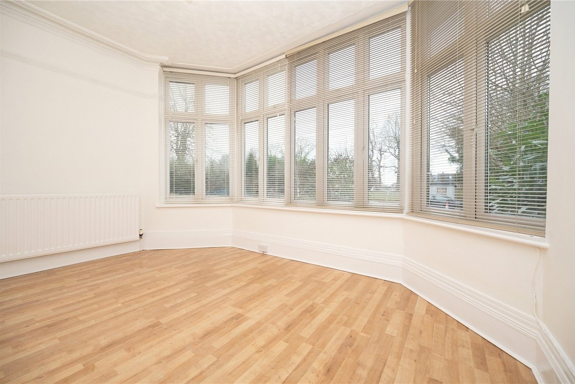 2 Bedroom Apartment LetApartment Let in Grosvenor Road, St. Albans - View 3 - Collinson Hall
