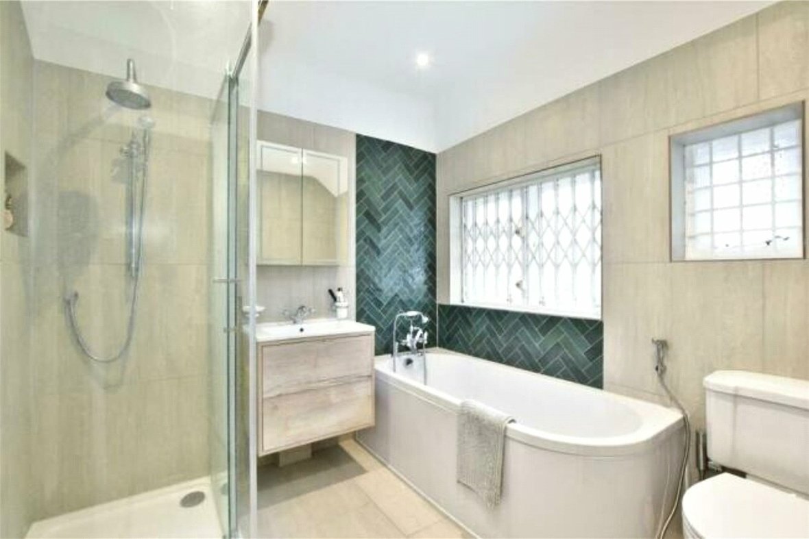 4 Bedroom House For SaleHouse For Sale in Beaumont Avenue, St. Albans - View 15 - Collinson Hall