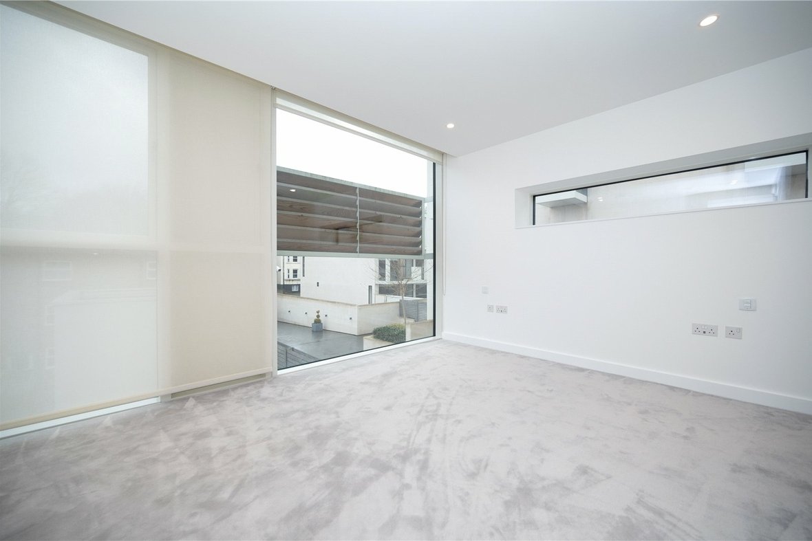 4 Bedroom House Sold Subject to Contract in Gabriel Square, St. Albans, Hertfordshire - View 20 - Collinson Hall