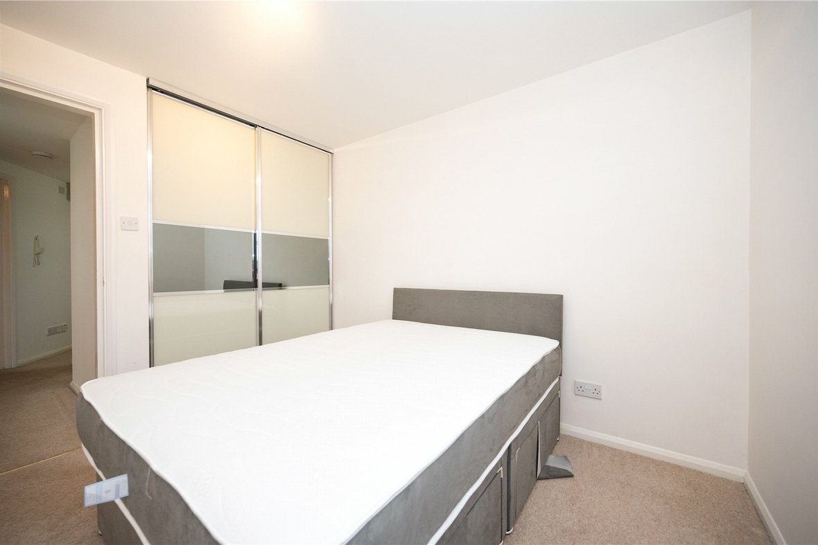 1 Bedroom Apartment Sold Subject to Contract in Gatcombe Court, Dexter Close, St. Albans - View 6 - Collinson Hall