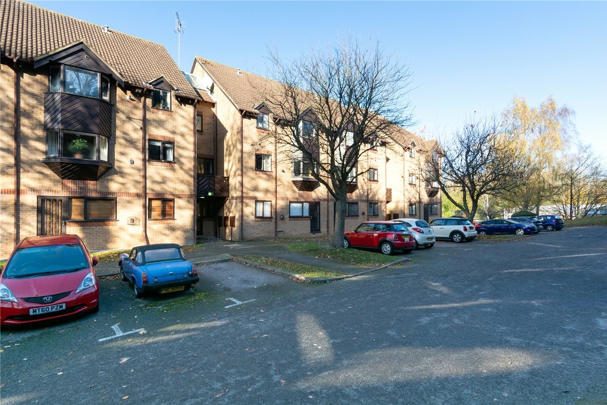 1 Bedroom Apartment LetApartment Let in Hawkshill, Dellfield, St. Albans - View 10 - Collinson Hall