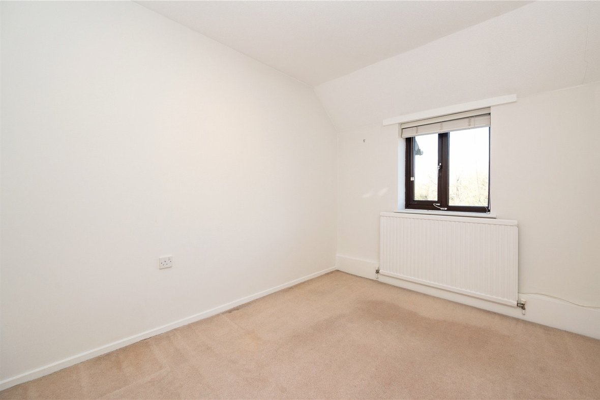 1 Bedroom Apartment LetApartment Let in Hawkshill, Dellfield, St. Albans - View 8 - Collinson Hall