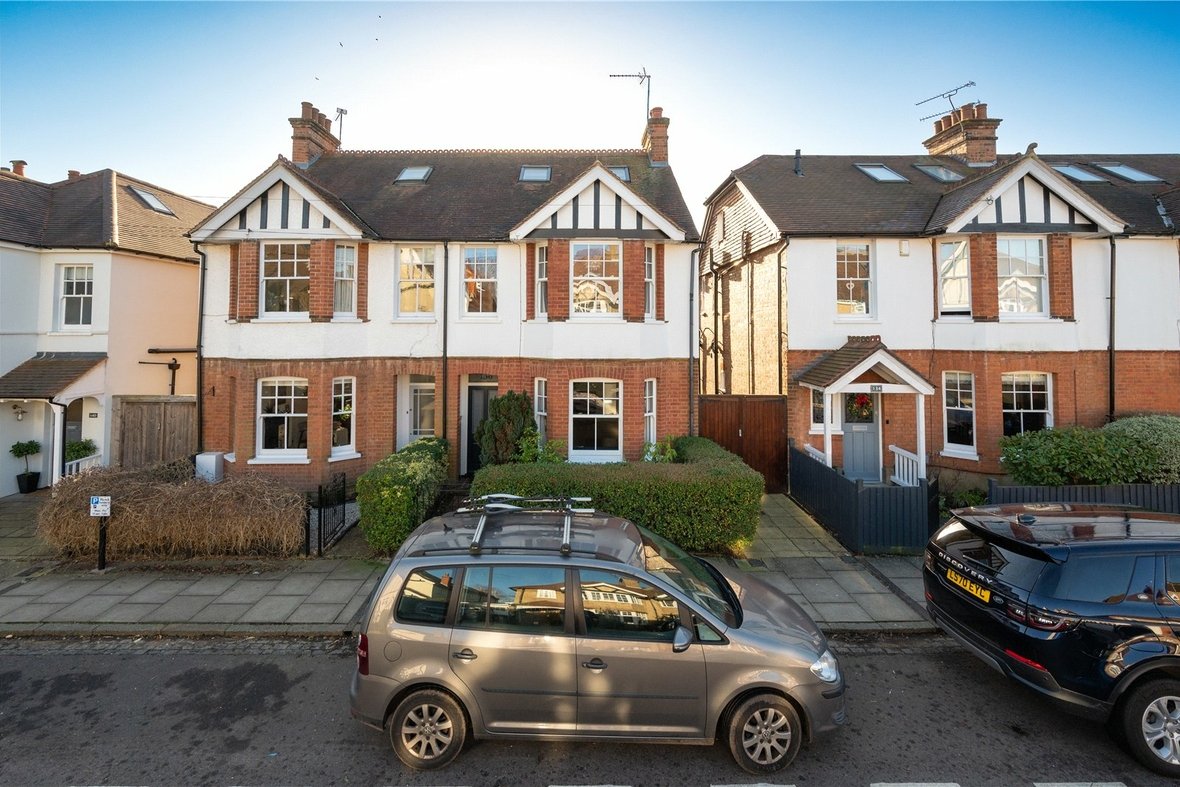 5 Bedroom House Sold Subject to Contract in Brampton Road, St. Albans, Hertfordshire - View 1 - Collinson Hall
