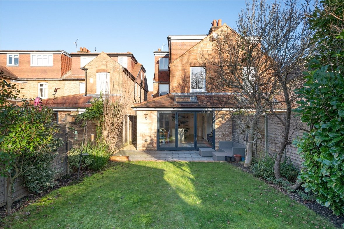 5 Bedroom House Sold Subject to Contract in Brampton Road, St. Albans, Hertfordshire - View 13 - Collinson Hall