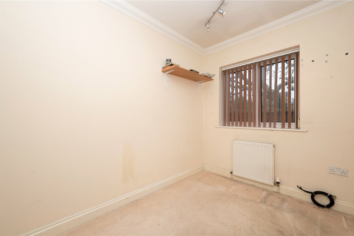 3 Bedroom Bungalow For Sale in Heracles Close, Park Street, St. Albans - View 21 - Collinson Hall