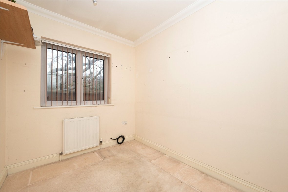 3 Bedroom Bungalow For Sale in Heracles Close, Park Street, St. Albans - View 19 - Collinson Hall