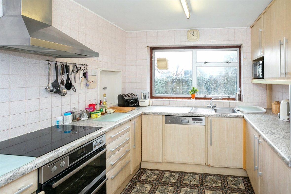 4 Bedroom House Sold Subject to Contract in Cunningham Hill Road, St. Albans - View 3 - Collinson Hall