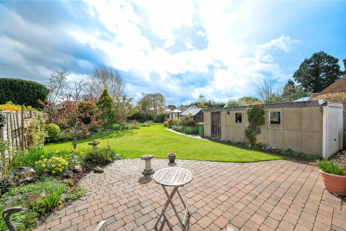 2 Bedroom Bungalow Sold Subject to Contract in Ragged Hall Lane, St. Albans, Hertfordshire - View 9 - Collinson Hall