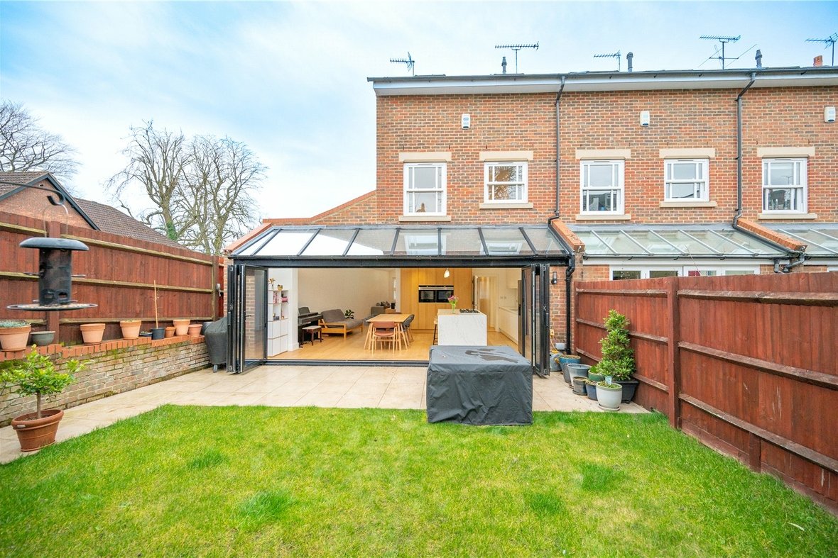 4 Bedroom House Sold Subject to Contract in Albion Road, St. Albans, Hertfordshire - View 13 - Collinson Hall