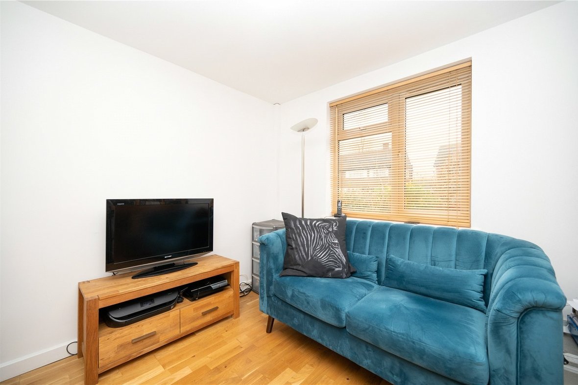 3 Bedroom House Sold Subject to Contract in Howard Close, St. Albans, Hertfordshire - View 12 - Collinson Hall