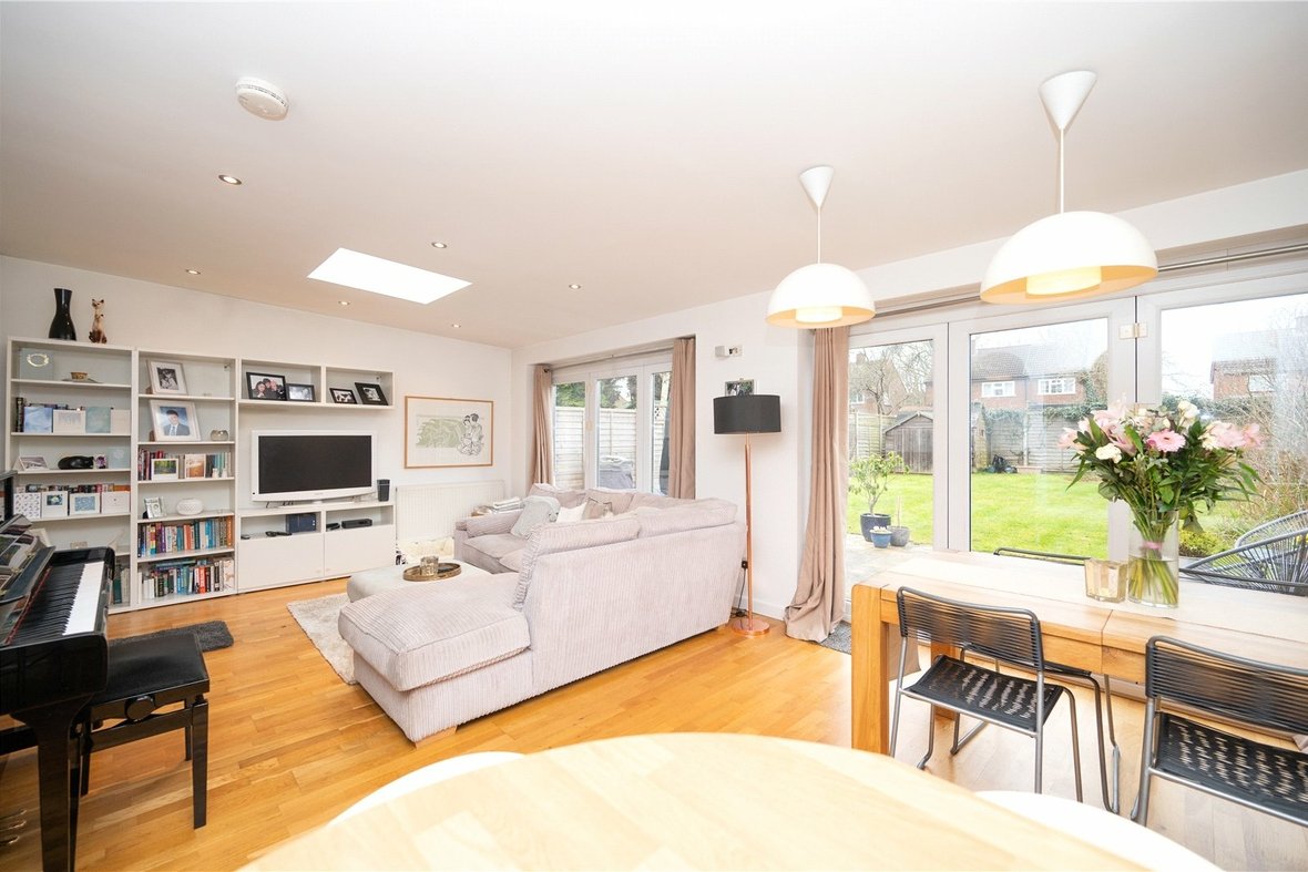 3 Bedroom House Sold Subject to Contract in Howard Close, St. Albans, Hertfordshire - View 3 - Collinson Hall