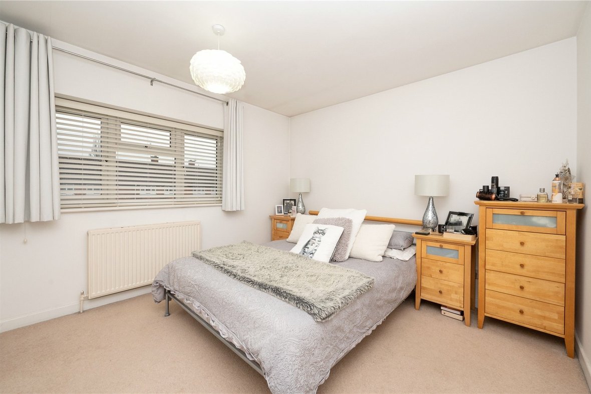 3 Bedroom House Sold Subject to Contract in Howard Close, St. Albans, Hertfordshire - View 6 - Collinson Hall