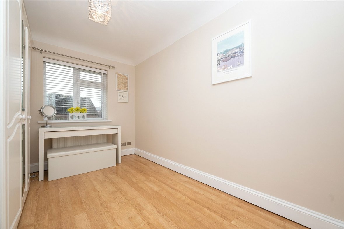 4 Bedroom House Sold Subject to Contract in Watling Street, Park Street, St. Albans - View 20 - Collinson Hall