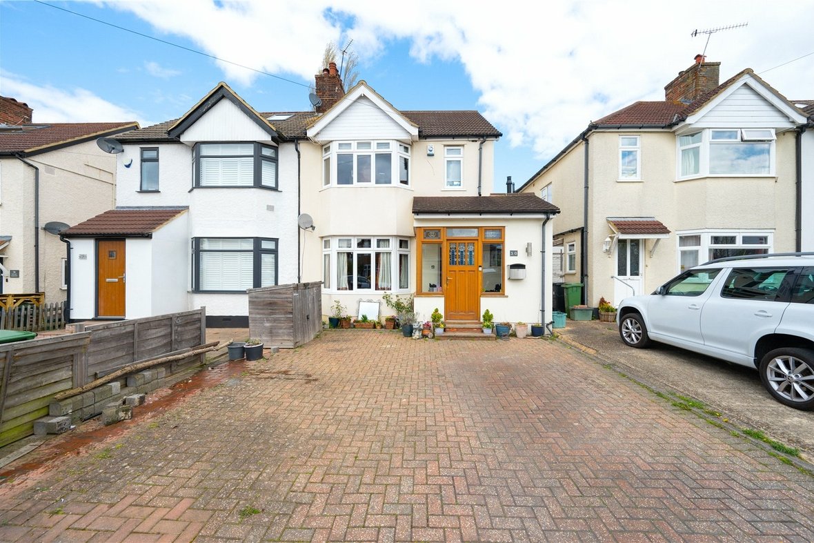 4 Bedroom House Sold Subject to Contract in Willow Crescent, St Albans - View 1 - Collinson Hall