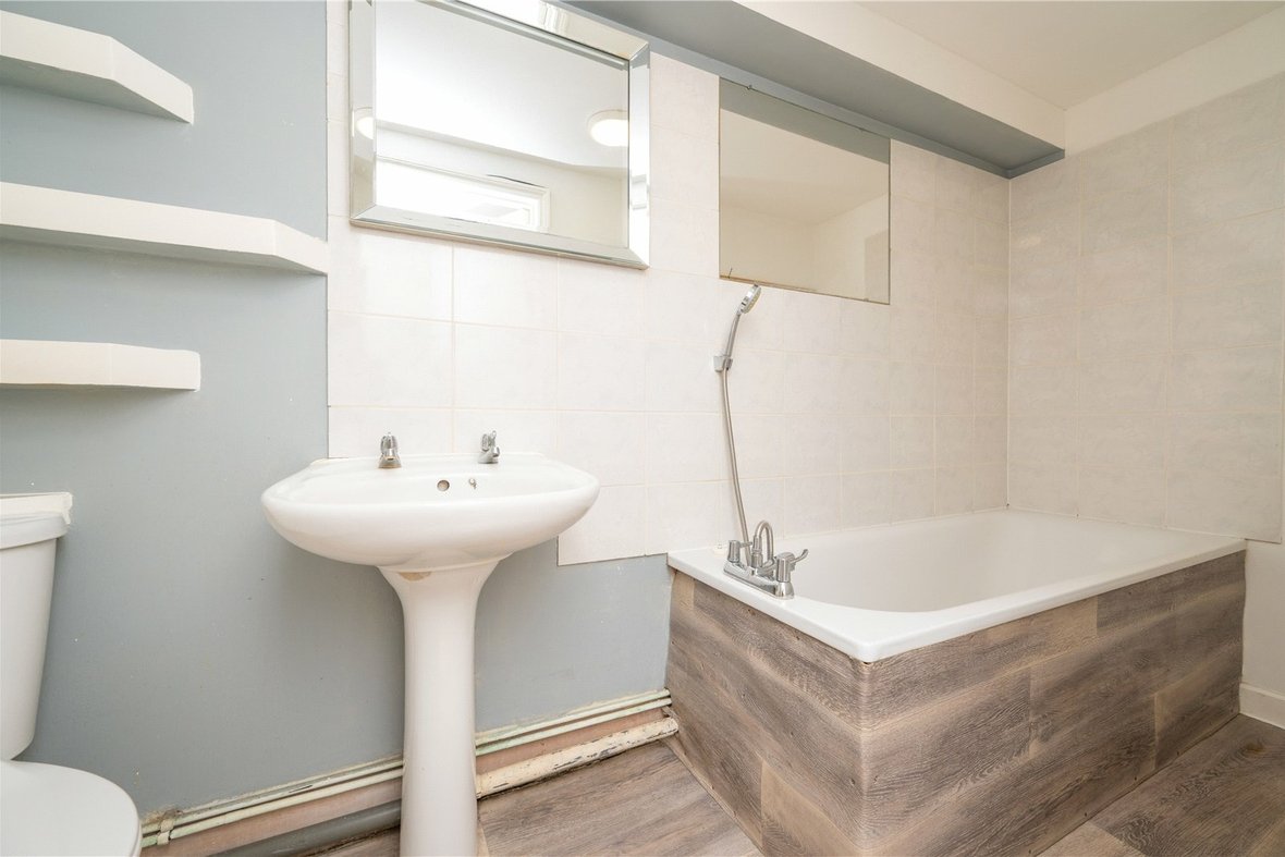 1 Bedroom Apartment To LetApartment To Let in Hatfield Road, St. Albans, Hertfordshire - View 3 - Collinson Hall