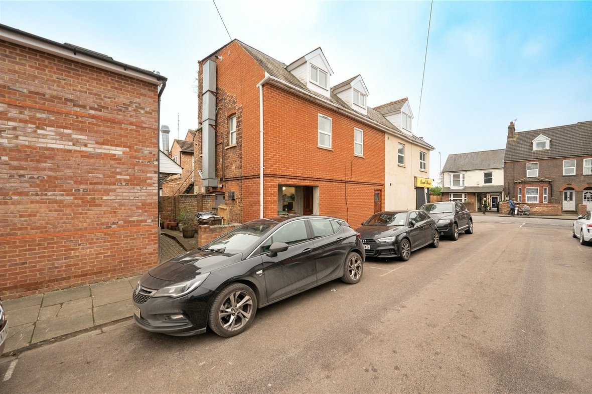 1 Bedroom Apartment To LetApartment To Let in Hatfield Road, St. Albans, Hertfordshire - View 9 - Collinson Hall