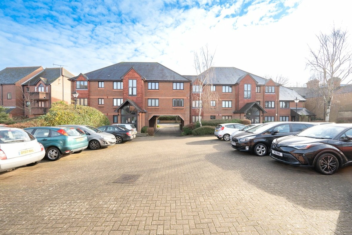 1 Bedroom Apartment Let AgreedApartment Let Agreed in Granville Road, St. Albans, Hertfordshire - View 11 - Collinson Hall