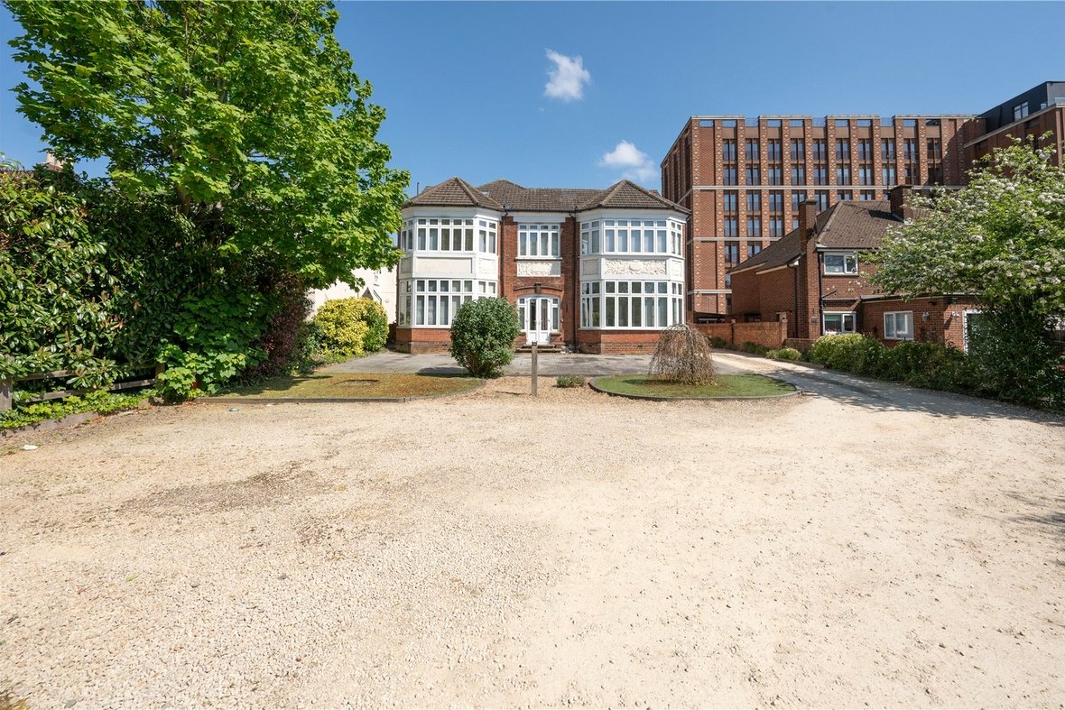2 Bedroom Apartment LetApartment Let in Grosvenor Road, St. Albans - View 1 - Collinson Hall