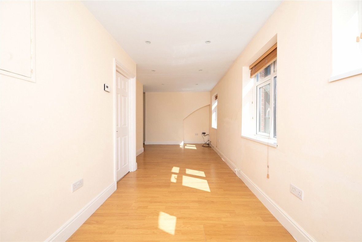2 Bedroom Apartment LetApartment Let in Grosvenor Road, St. Albans - View 6 - Collinson Hall