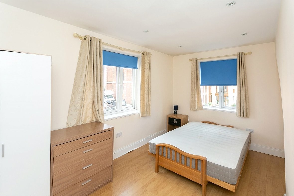 2 Bedroom Apartment LetApartment Let in Grosvenor Road, St. Albans - View 4 - Collinson Hall