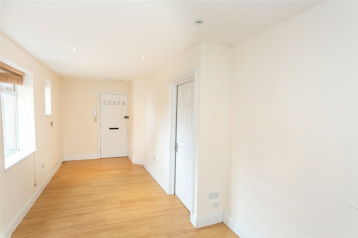 2 Bedroom Apartment LetApartment Let in Grosvenor Road, St. Albans - View 6 - Collinson Hall