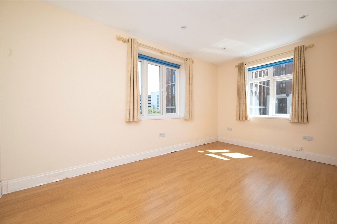 2 Bedroom Apartment LetApartment Let in Grosvenor Road, St. Albans - View 7 - Collinson Hall