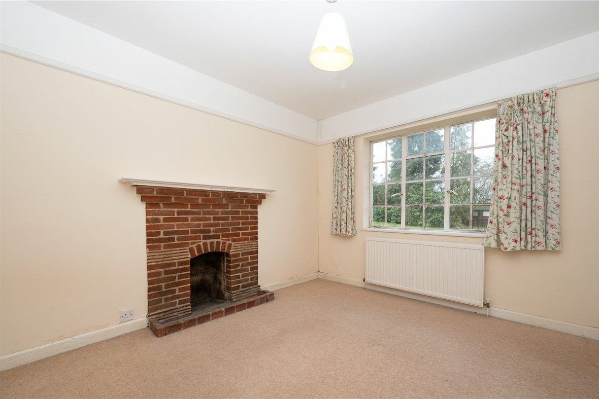 2 Bedroom Bungalow Let AgreedBungalow Let Agreed in River Hill, Flamstead, St. Albans - View 6 - Collinson Hall