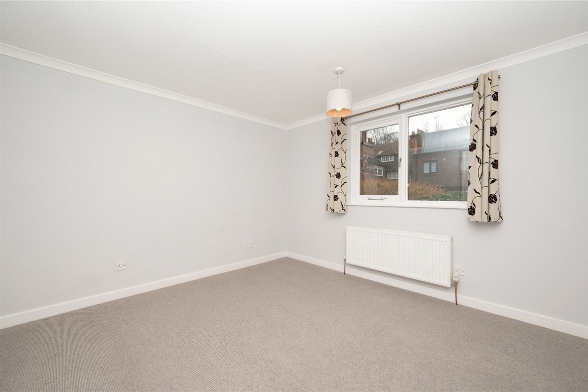 2 Bedroom Apartment LetApartment Let in Tankerfield Place, Romeland Hill, St. Albans - View 4 - Collinson Hall