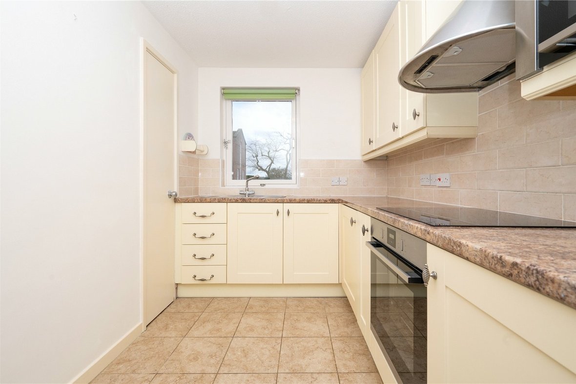 2 Bedroom Apartment LetApartment Let in Tankerfield Place, Romeland Hill, St. Albans - View 5 - Collinson Hall