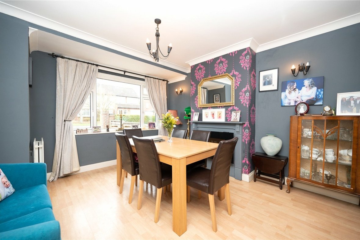 5 Bedroom House Let in St Vincent Drive, St. Albans, Hertfordshire - View 2 - Collinson Hall