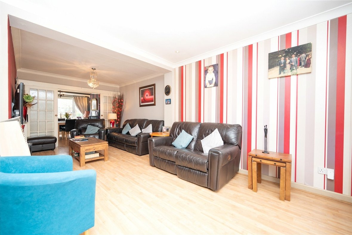 5 Bedroom House Let in St Vincent Drive, St. Albans, Hertfordshire - View 4 - Collinson Hall