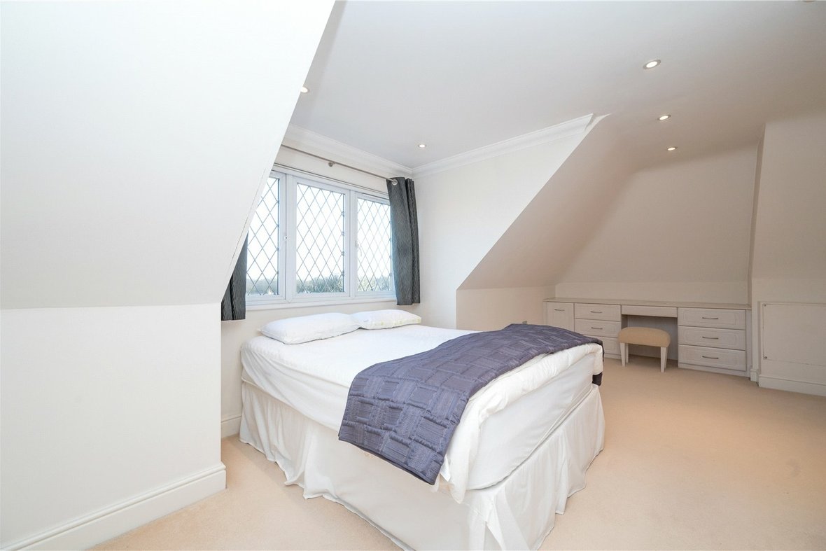 3 Bedroom Apartment Let AgreedApartment Let Agreed in Highfield Lane, Tyttenhanger, St. Albans - View 12 - Collinson Hall