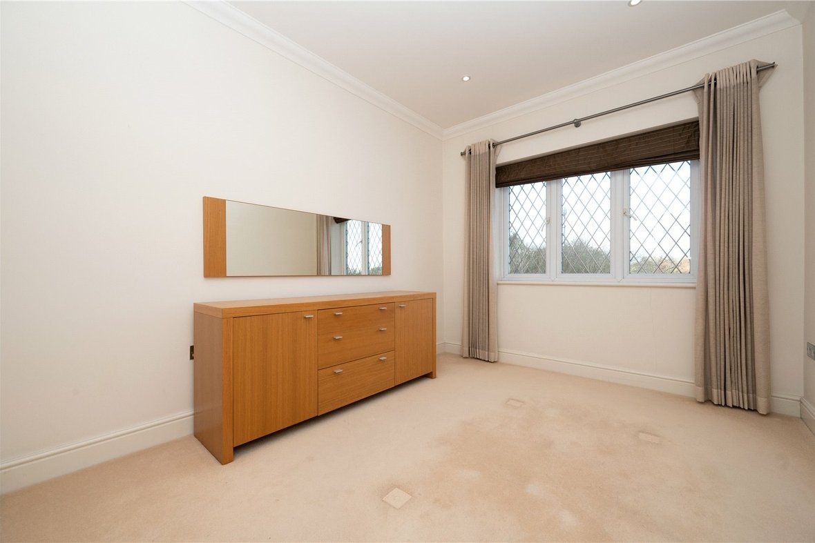 3 Bedroom Apartment Let AgreedApartment Let Agreed in Highfield Lane, Tyttenhanger, St. Albans - View 10 - Collinson Hall
