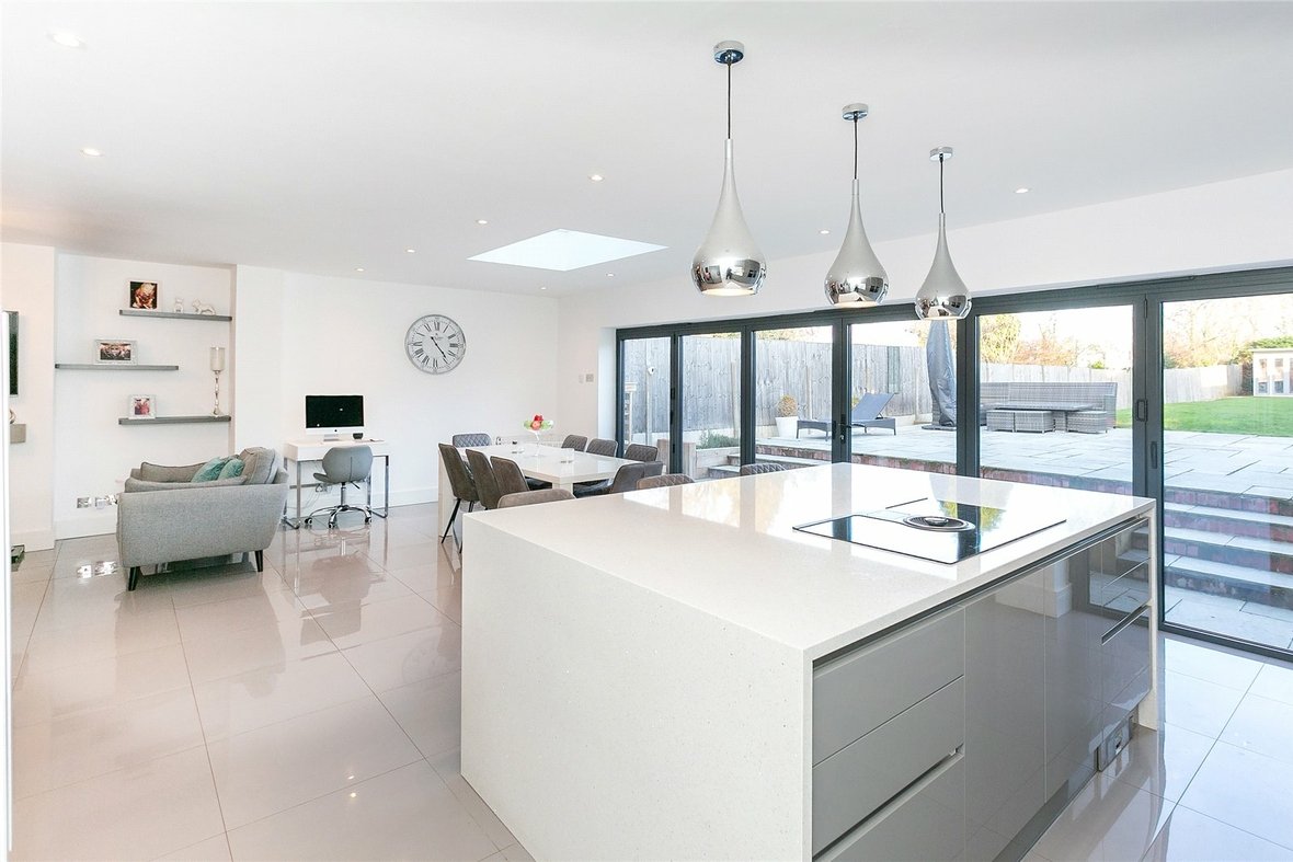 4 Bedroom House For SaleHouse For Sale in Watford Road, Chiswell Green, St Albans - View 5 - Collinson Hall