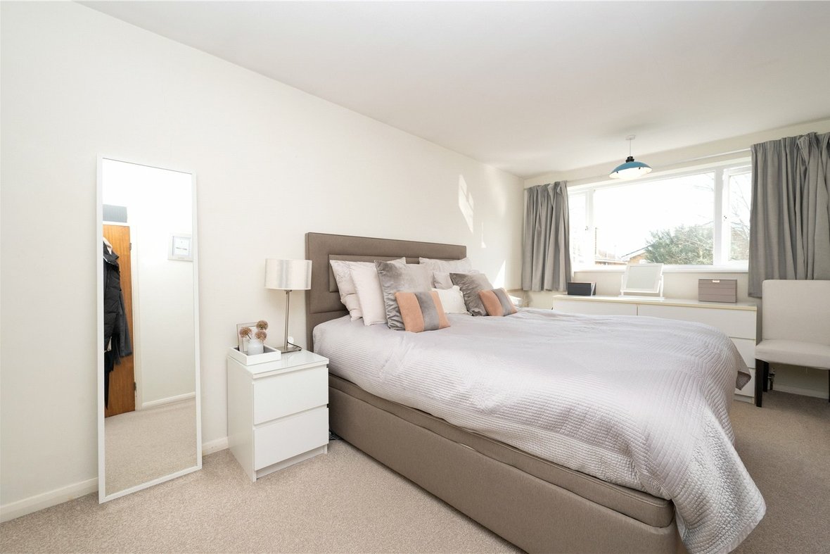 4 Bedroom House Sold Subject to Contract in Dubrae Close, St. Albans, Hertfordshire - View 6 - Collinson Hall