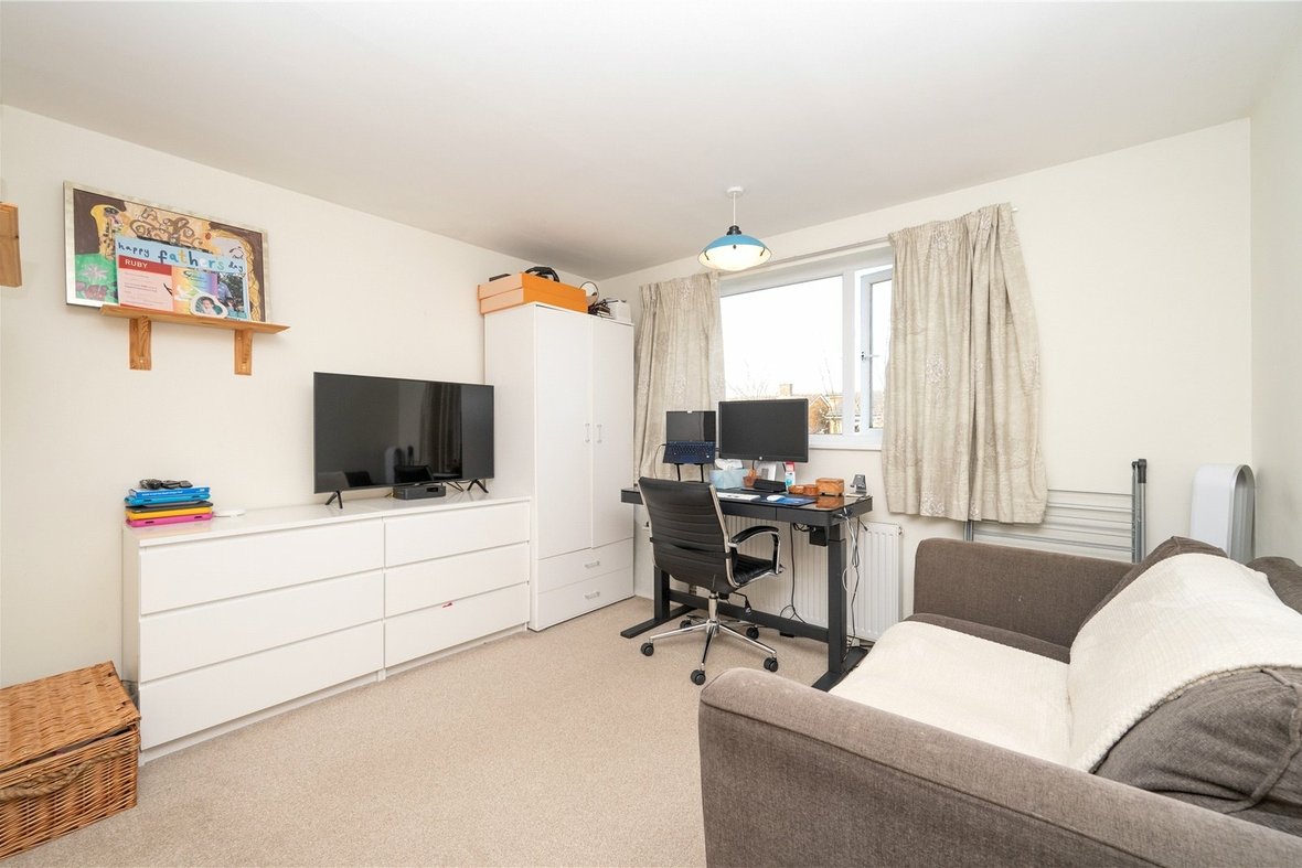4 Bedroom House Sold Subject to Contract in Dubrae Close, St. Albans, Hertfordshire - View 10 - Collinson Hall