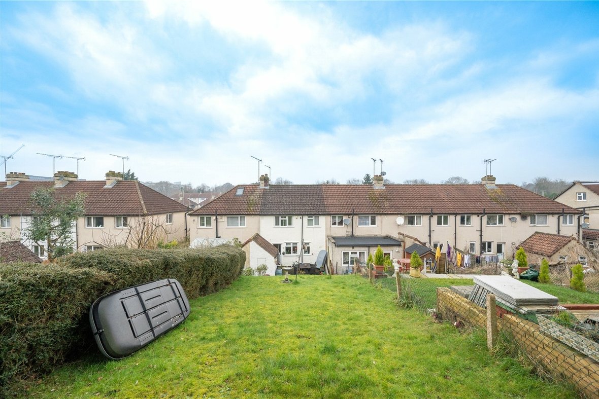 3 Bedroom House Sold Subject to Contract in Dellfield, St. Albans, Hertfordshire - View 9 - Collinson Hall
