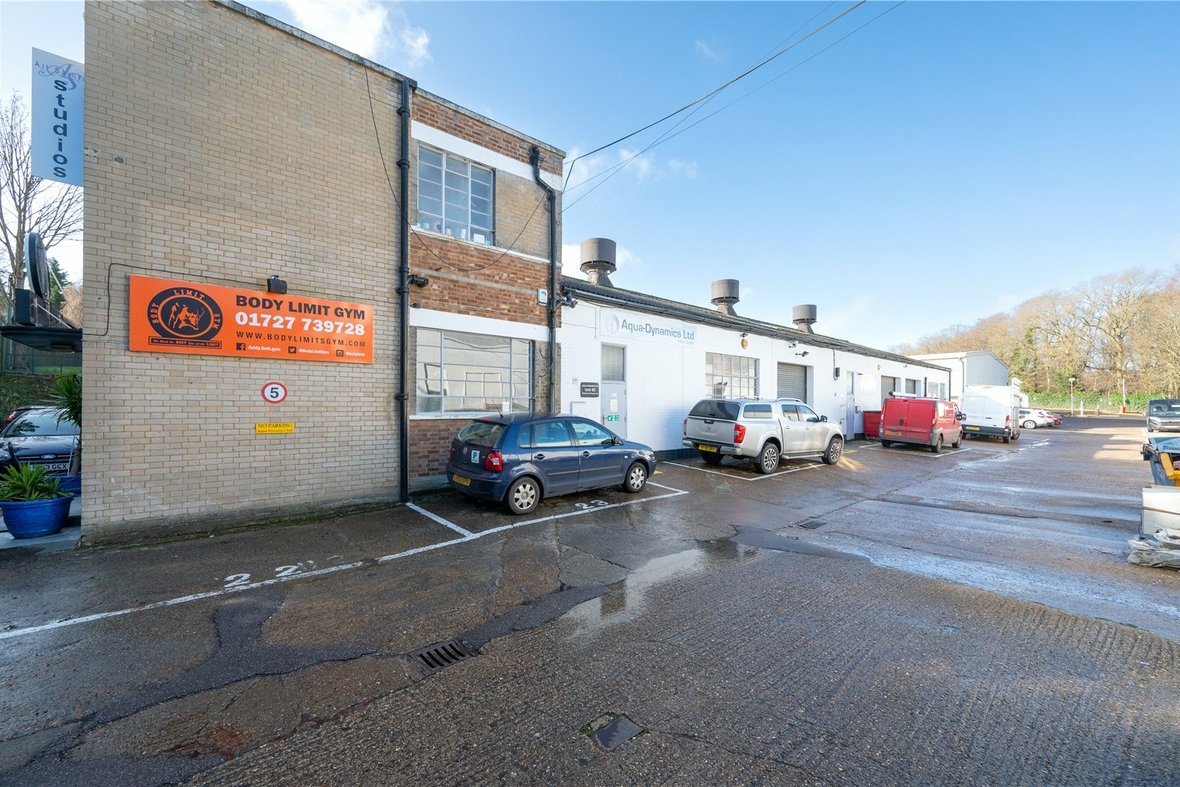 office,industrial To Let in St. Albans Road, Sandridge, St. Albans - View 1 - Collinson Hall