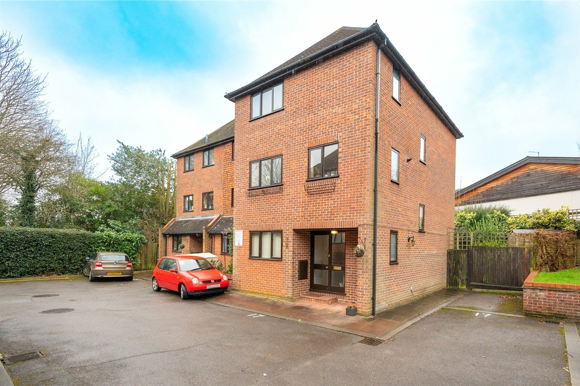 4 Bedroom House Let AgreedHouse Let Agreed in Ramsey Lodge Court, Hillside Road, St. Albans - View 1 - Collinson Hall