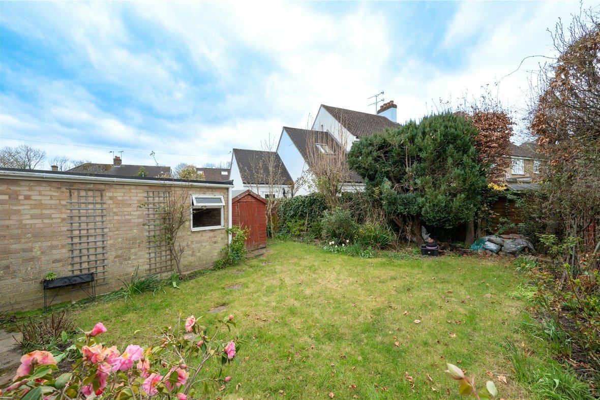 2 Bedroom Bungalow Sold Subject to Contract in Sewell Close, St. Albans, St Albans, Hertfordshire - View 13 - Collinson Hall