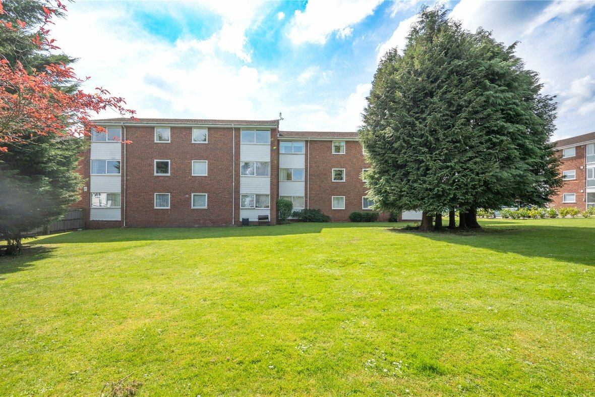 2 Bedroom Apartment Sold Subject to Contract in Cedar Court, St. Albans, Hertfordshire - View 10 - Collinson Hall